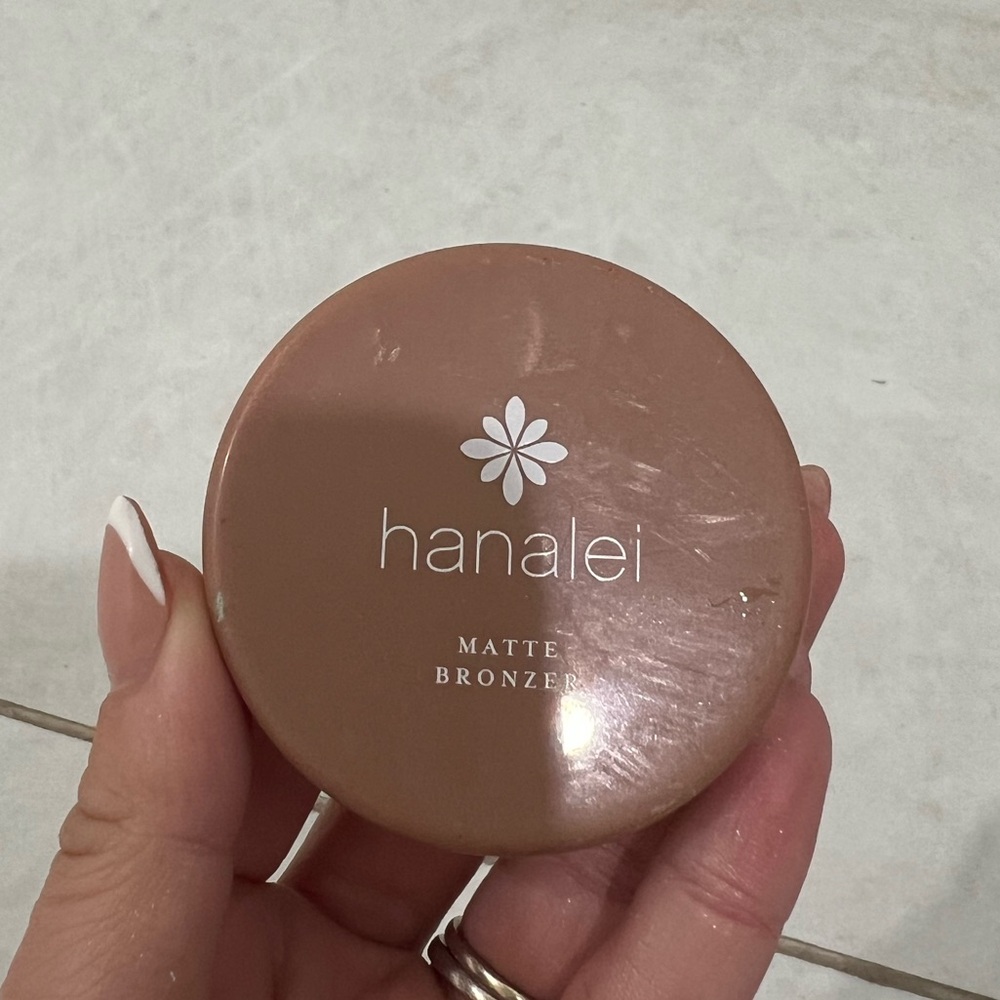 NEW Hanalei Matte Bronzer C15U01